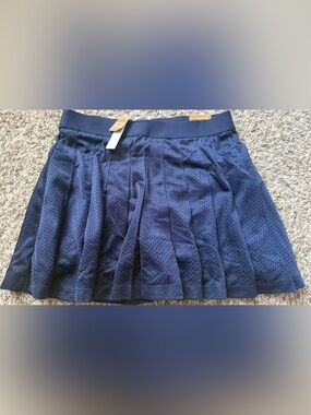 NWT PINK Victorias Secret Pleated Tennis Skort M Navy Built in Shorts Skort